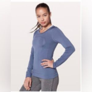 Lululemon Swiftly Tech Relaxed Long Sleeve Crew in Brilliant Blue size 6